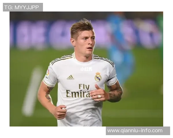 克罗斯：从中场指挥官到世界足球的战术大师之路